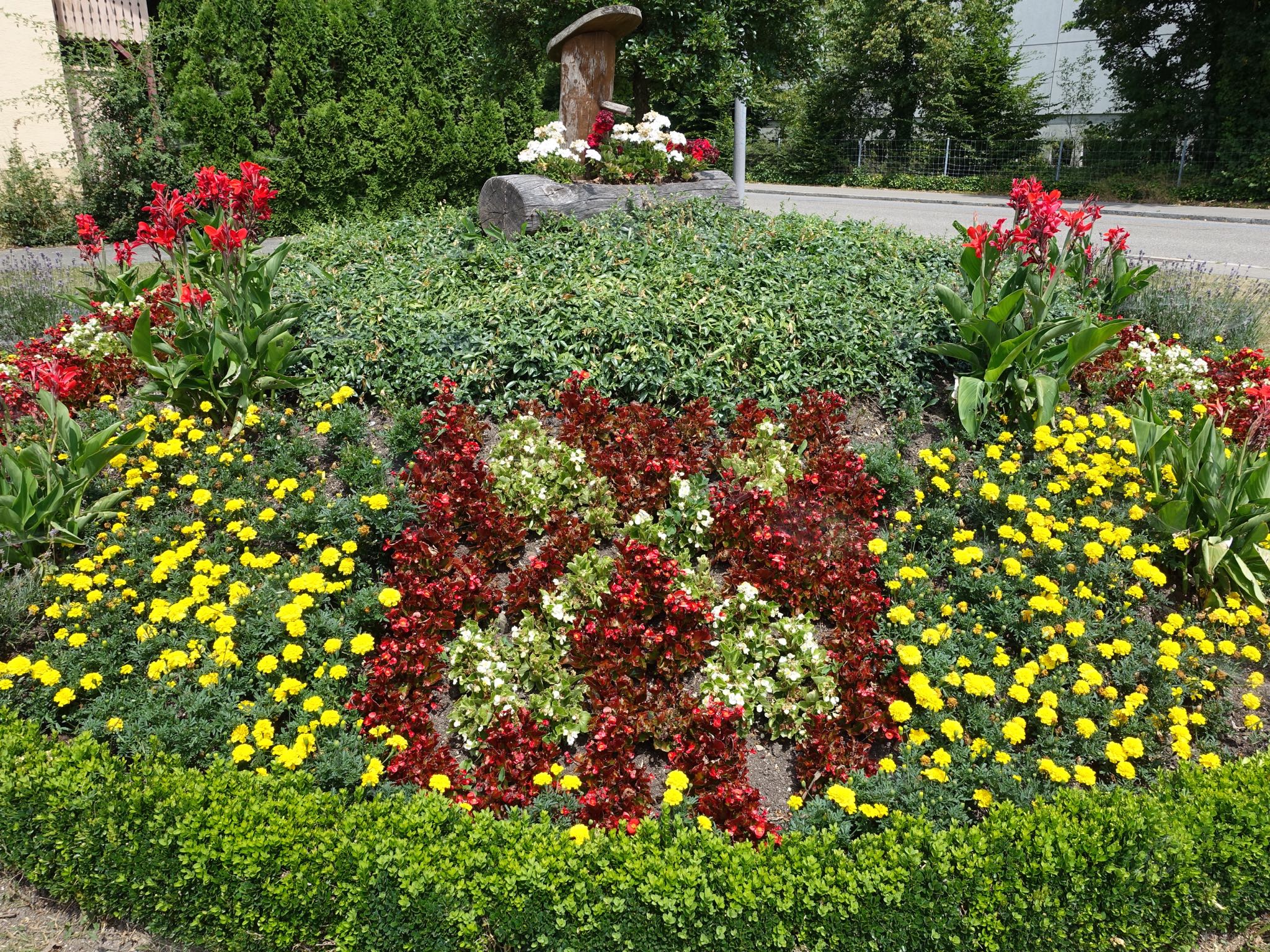 Photo 19 of 20 from the album Around Town.