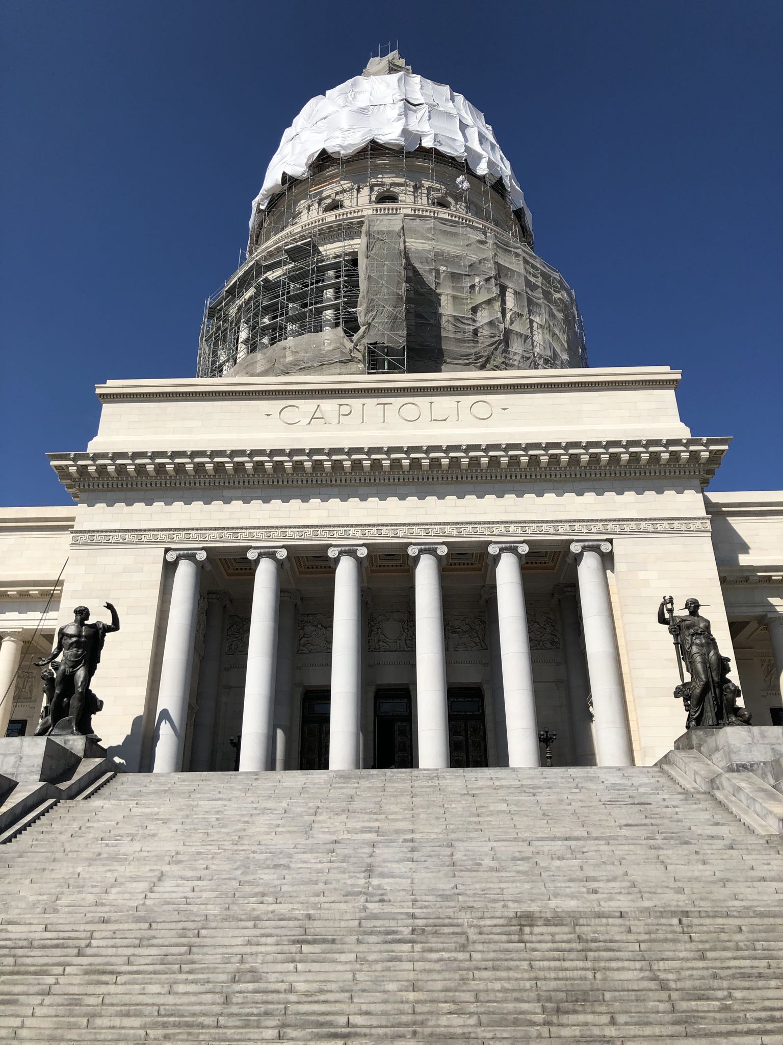 Photo 10 of 221 from the album Highlights Cuba 2019.