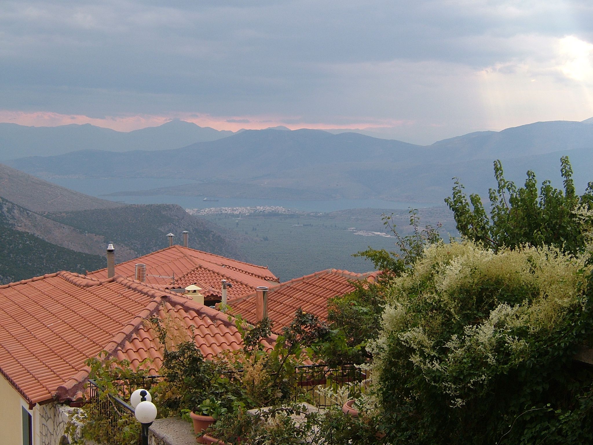 Photo 10 of 74 from the album Highlights Greece 2004.