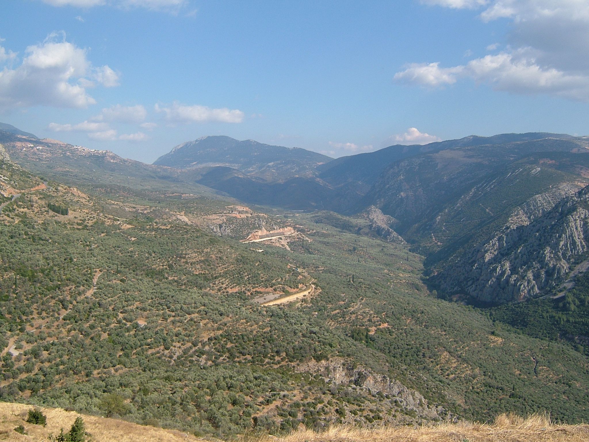 Photo 26 of 74 from the album Highlights Greece 2004.