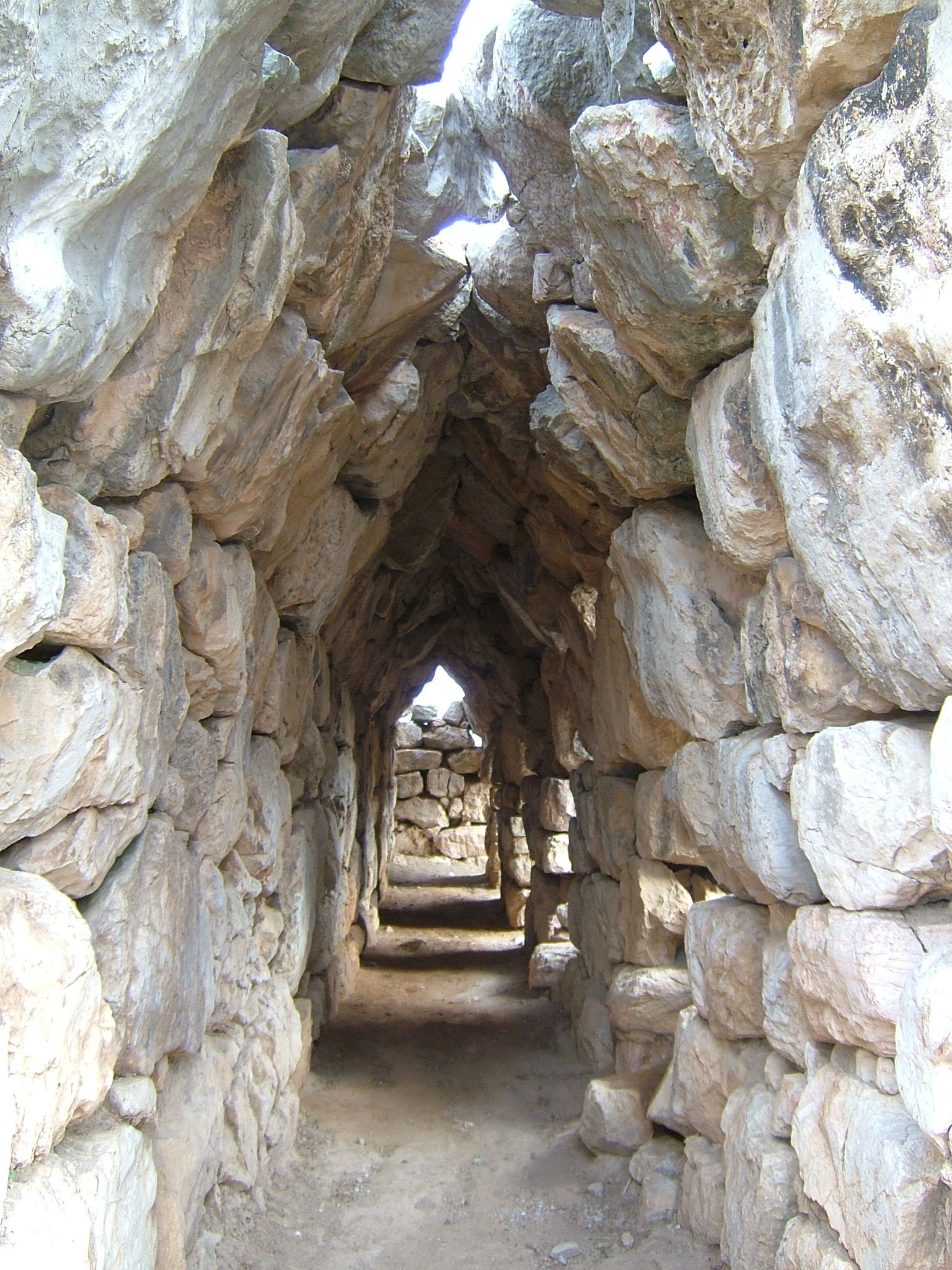 Photo 57 of 74 from the album Highlights Greece 2004.