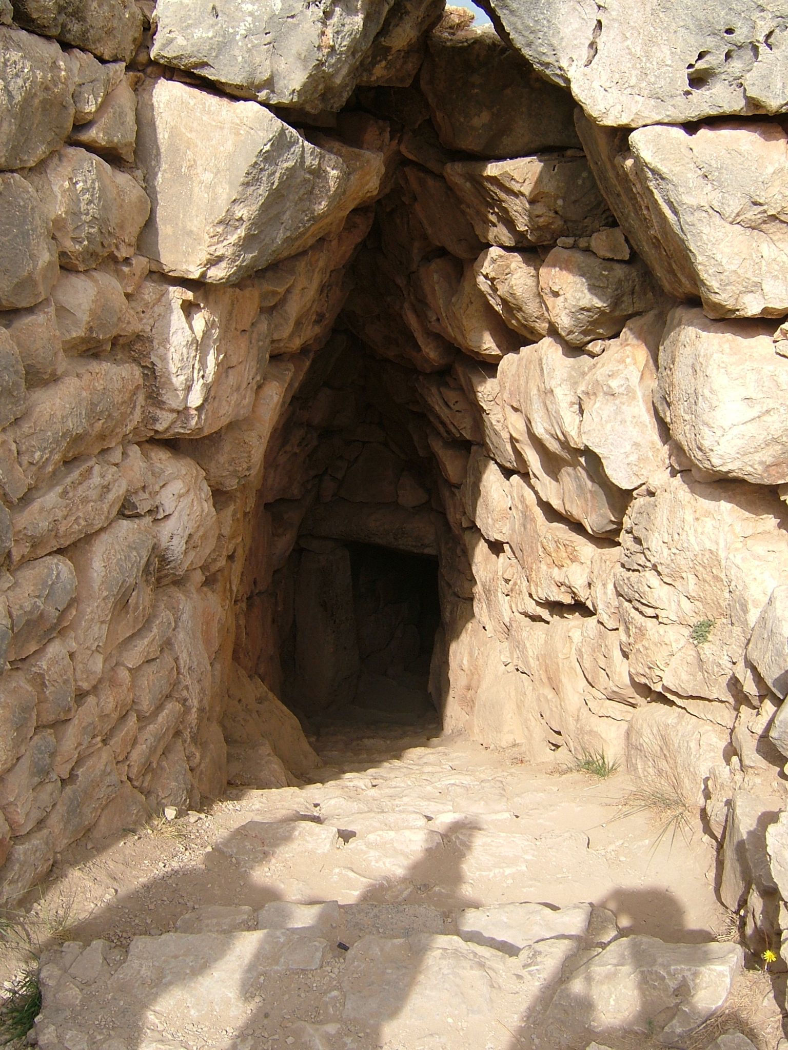 Photo 60 of 74 from the album Highlights Greece 2004.