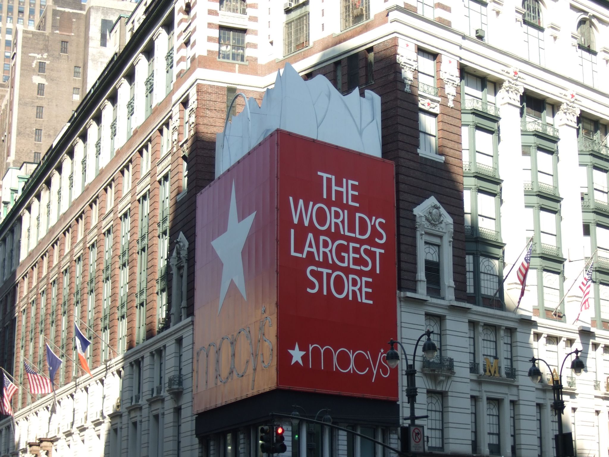 Photo 72 of 116 from the album Highlights New York 2006–2007.