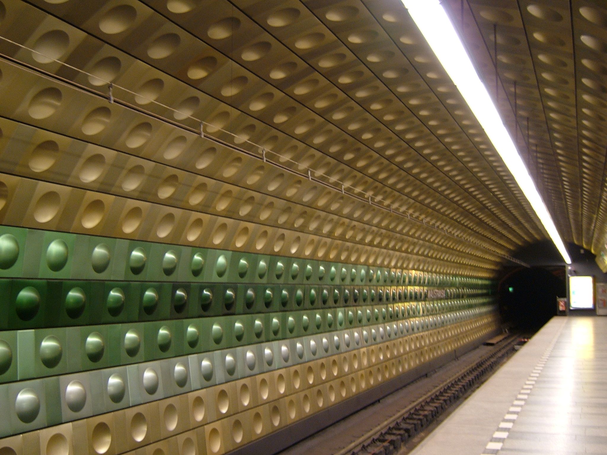 Photo 11 of 31 from the album Highlights Prague 2004.