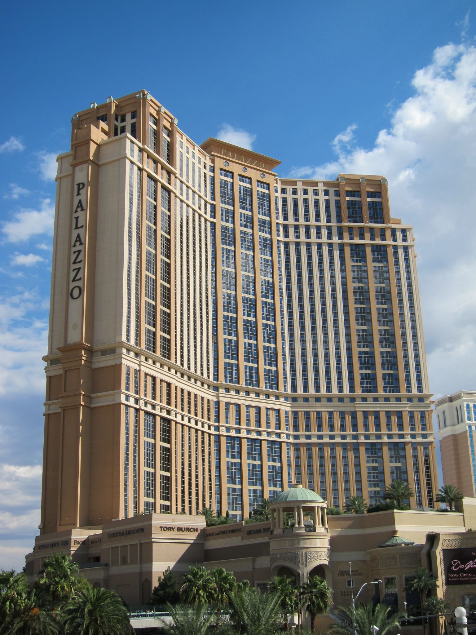 Photo 180 of 215 from the album Highlights Road Trip USA 2012.