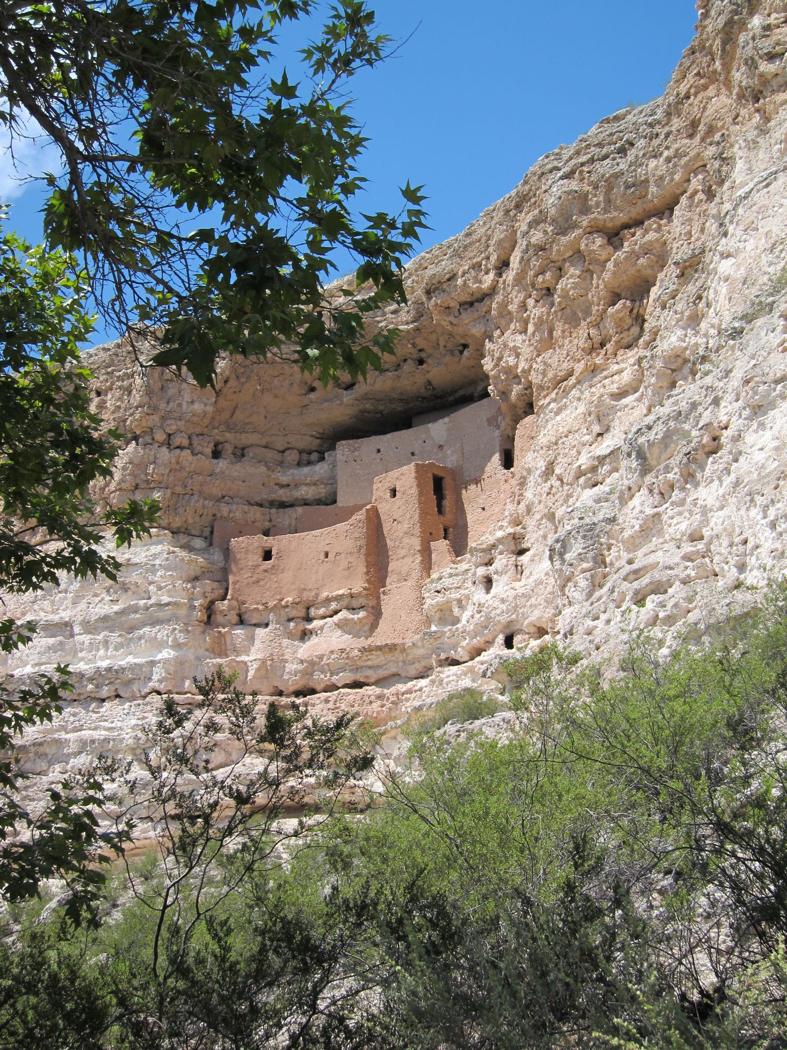 Photo 24 of 215 from the album Highlights Road Trip USA 2012.