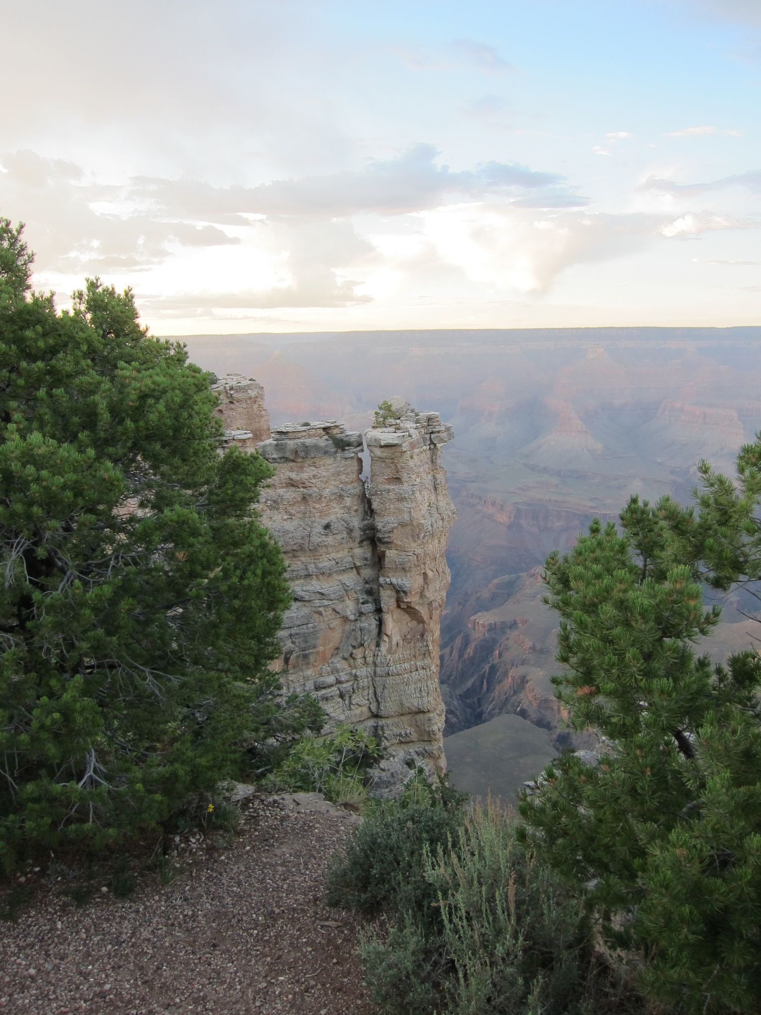 Photo 46 of 215 from the album Highlights Road Trip USA 2012.